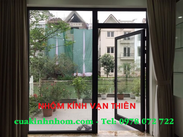 Cập nhật giá cửa nhôm kính phòng khách chi tiết chuẩn nhất từ 550.000đ/m2. 5 gia-cua-nhom-kinh-phong-khach