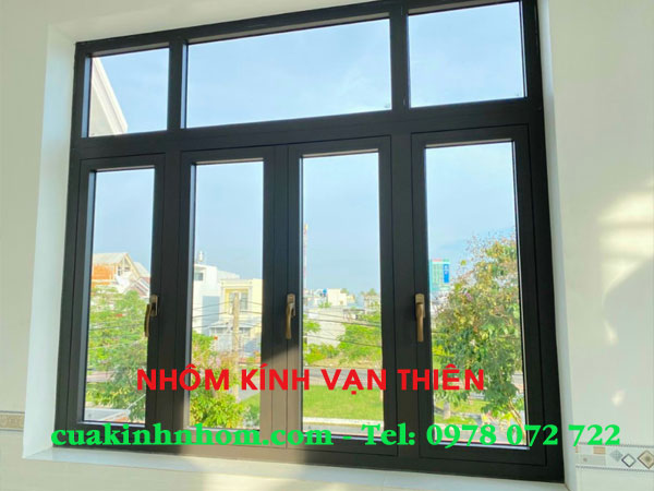7 Bí mật giúp bạn chọn mẫu cửa nhôm kính giá rẻ, đẹp Tphcm 2026 cực chất. 2 mau-cua-nhom-kinh-gia-re