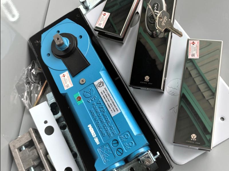 Sửa bản lề cửa kính cường lực giá rẻ: Chỉ từ 150k cam kết dứt điểm lỗi 3 Dòng bản lề cửa kính cường lực thông dụng - VVP Thái lan